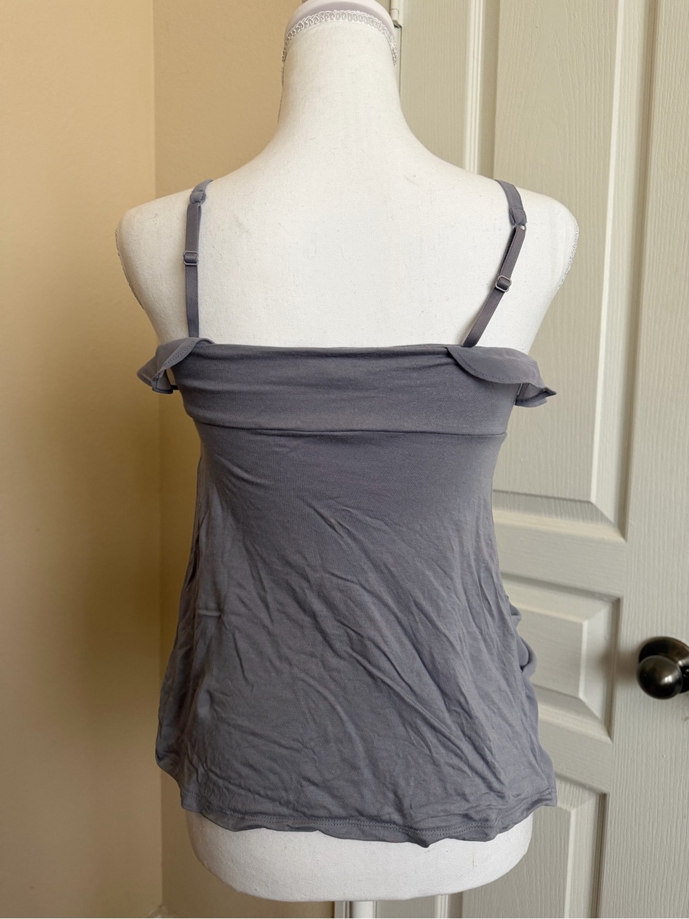 Express Ruffle Tank Top - Picture 3 of 3